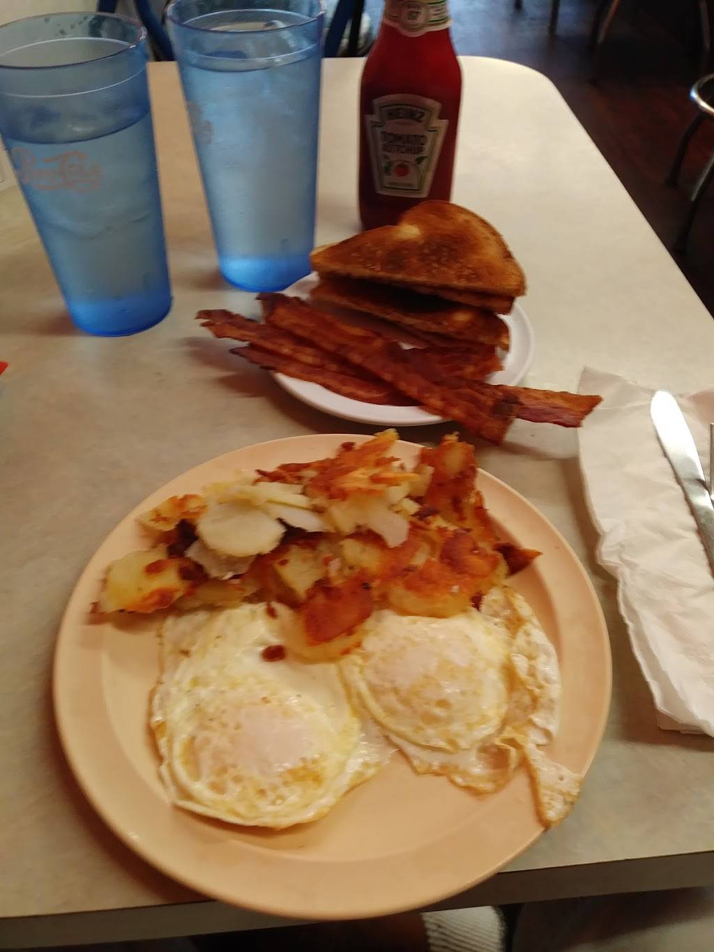 Brendas On the Causeway | restaurant | 314 Causeway Blvd, Dunedin, FL 34698, USA | 7277341405 OR +1 727-734-1405