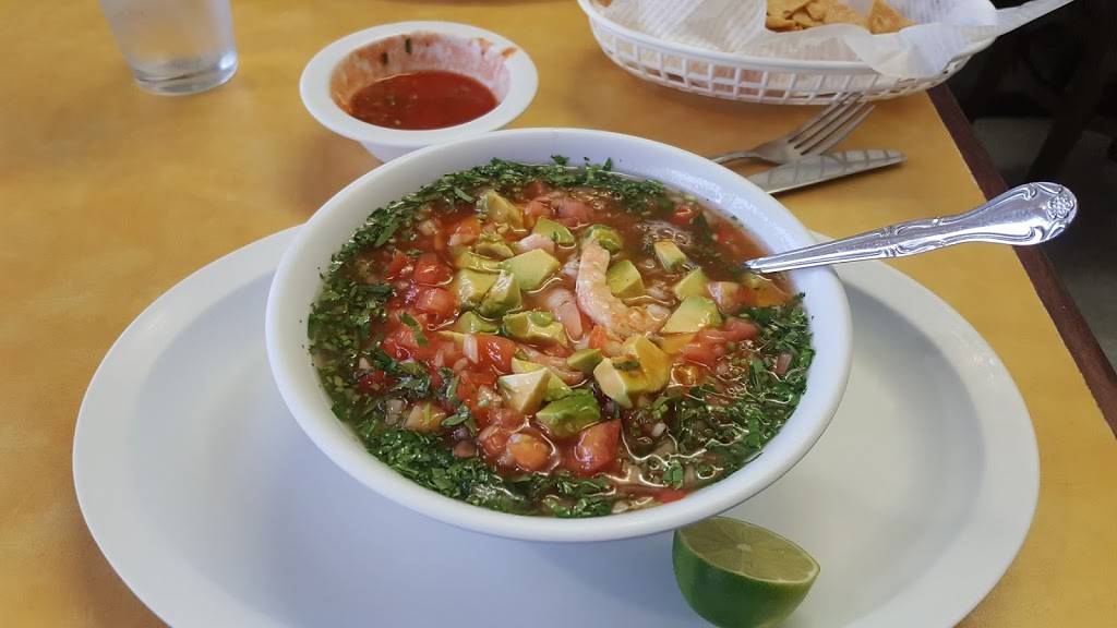 Clemente Seafood Restaurant | restaurant | 124 W MacArthur Blvd, Santa Ana, CA 92707, USA | 7145562815 OR +1 714-556-2815