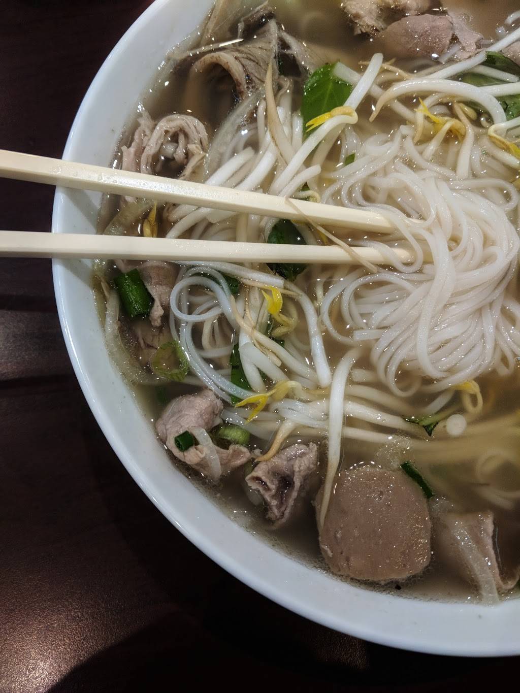 Pho Mi T&T | restaurant | 583 Brant St, Burlington, ON L7R 2G6, Canada | 9056311888 OR +1 905-631-1888
