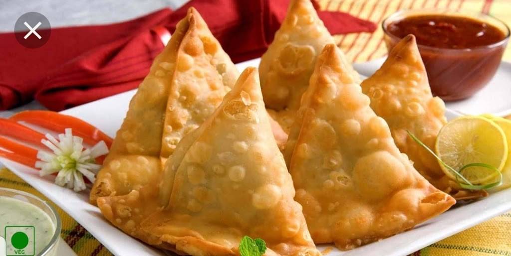 East Feast Pak Indian Cuisine and Take Out | restaurant | 2208 St Joseph Blvd #104, Orléans, ON K1C 2E3, Canada | 6134242100 OR +1 613-424-2100