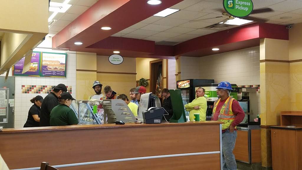 Subway | restaurant | 306 S Record St, Dallas, TX 75202, USA | 2147427827 OR +1 214-742-7827