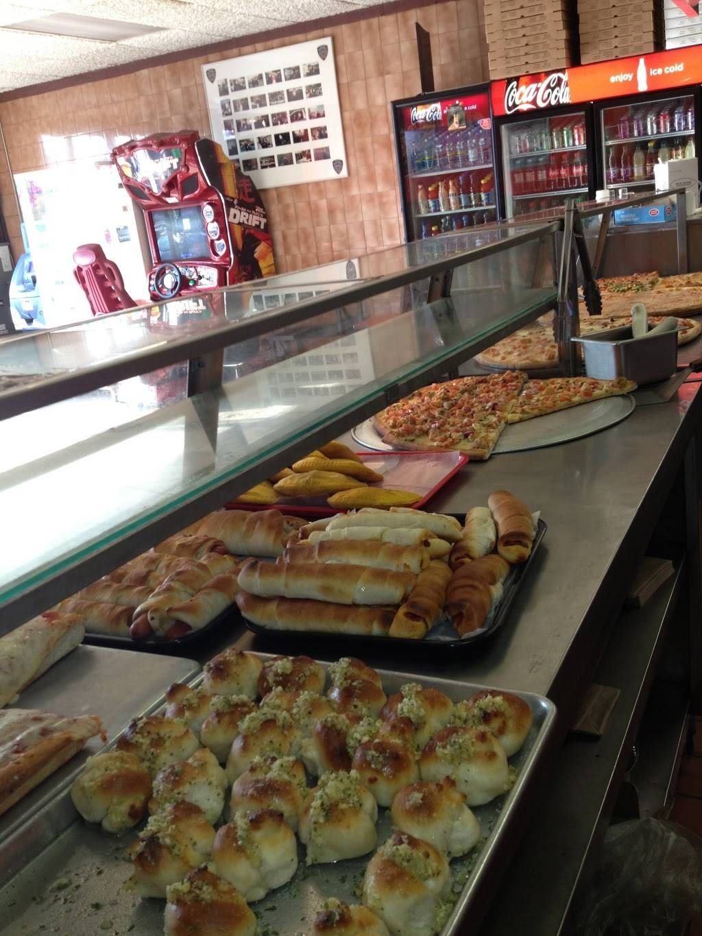 Roccos Pizzeria | restaurant | 2414, 397, Bedford Park Blvd, Bronx, NY 10458, USA | 7182956793 OR +1 718-295-6793