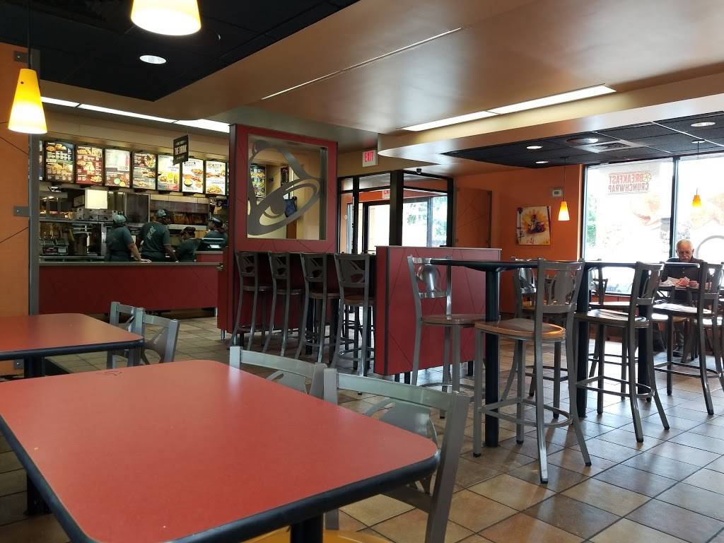 Taco Bell | meal takeaway | 1800 E Woodlawn Rd, Charlotte, NC 28209, USA | 7045227604 OR +1 704-522-7604