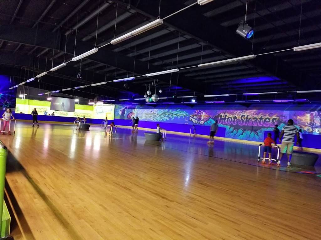 Hot Skates | meal takeaway | 241 Casco Dr, Avon, IN 46123, USA | 3172720873 OR +1 317-272-0873