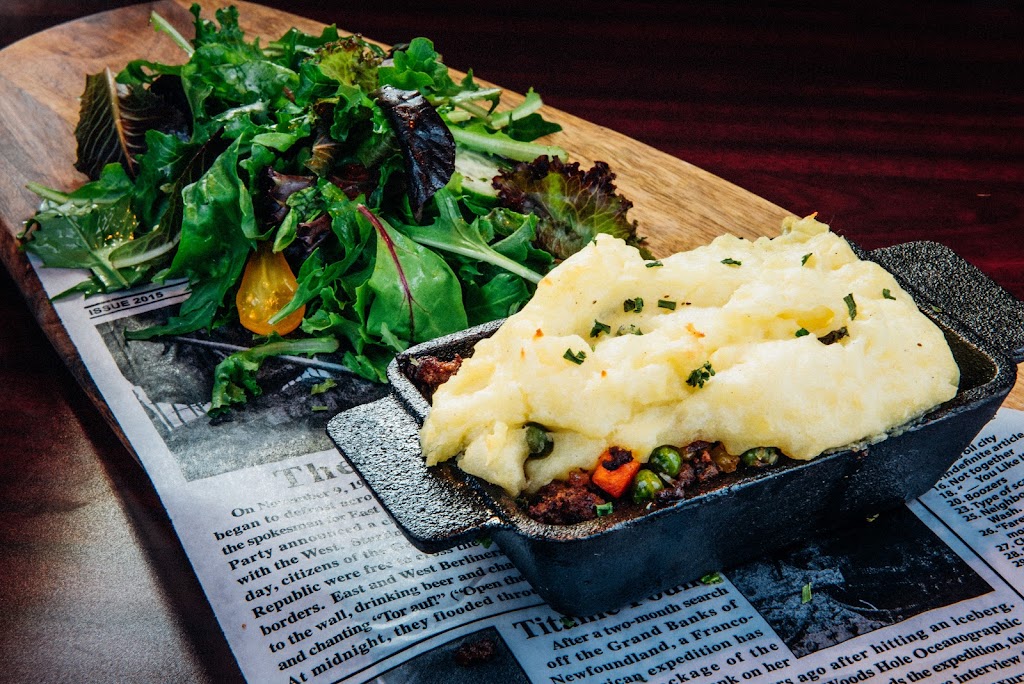 The Burbank Pub | restaurant | 2013 W Burbank Blvd, Burbank, CA 91506, USA | 8185883013 OR +1 818-588-3013