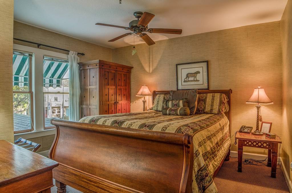 Historic Peninsula Inn | restaurant | 2937 Beach Blvd S, Gulfport, FL 33707, USA | 7273469800 OR +1 727-346-9800