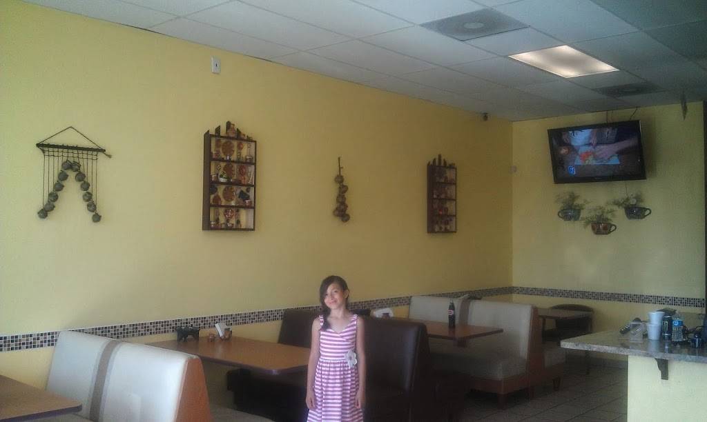 El Pollo Charro | restaurant | 2131 N Perris Blvd, Perris, CA 92571, USA | 9519438418 OR +1 951-943-8418