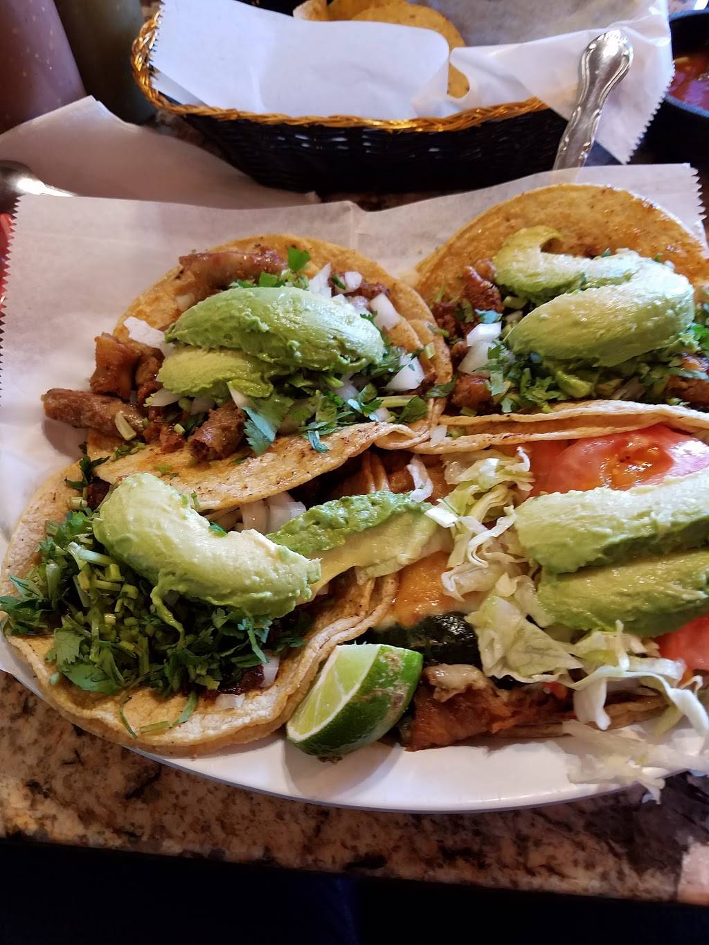 El Azteca | restaurant | 5011 W Fullerton Ave, Chicago, IL 60639, USA | 7732375638 OR +1 773-237-5638