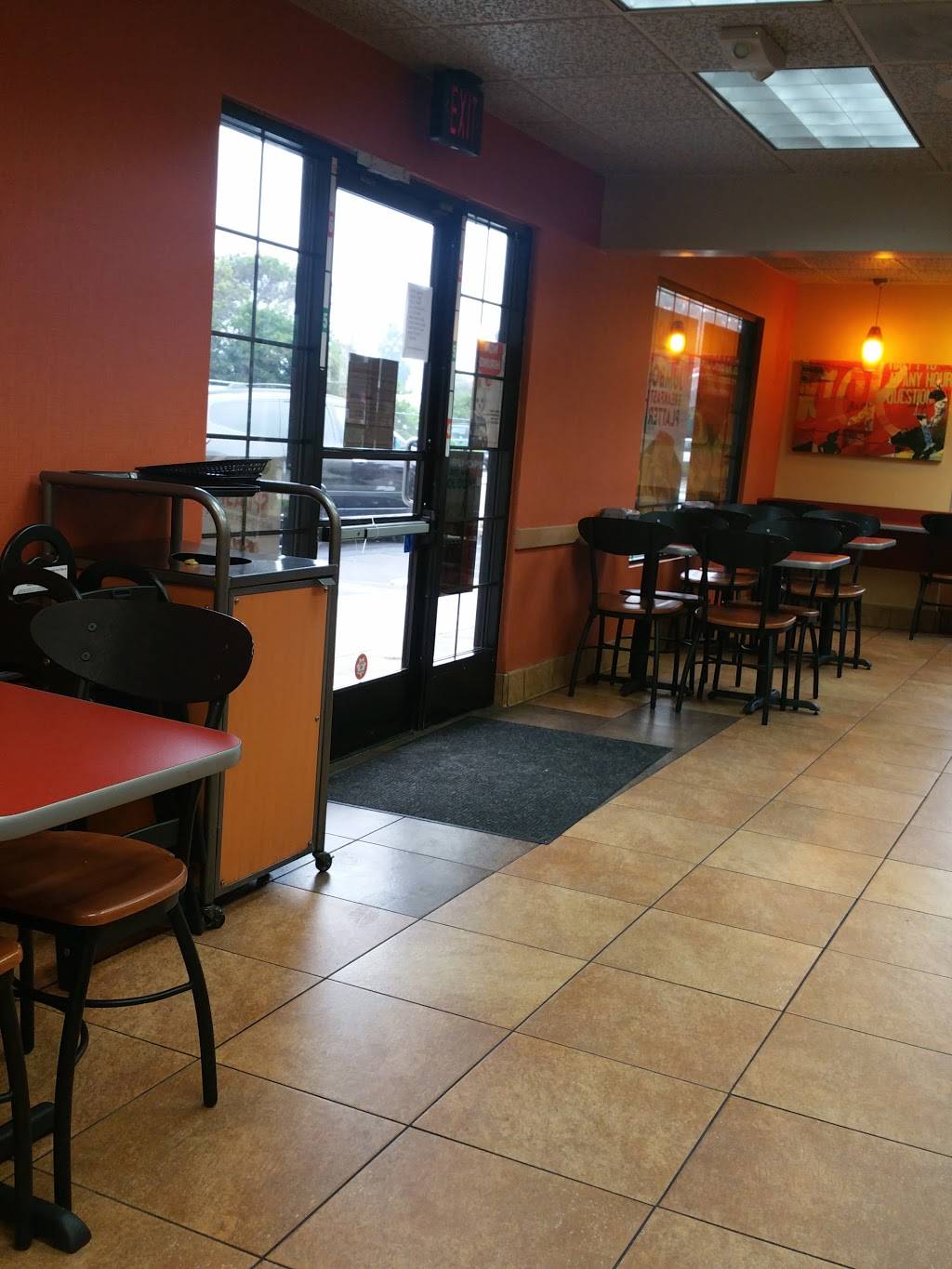 Jack in the Box | restaurant | 1650 E Daily Dr, Camarillo, CA 93010, USA | 8054849443 OR +1 805-484-9443