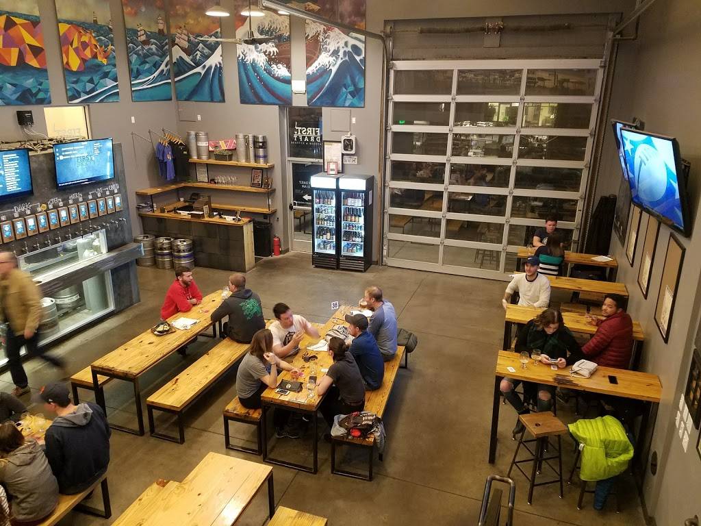 First Draft Taproom & Kitchen | restaurant | 1309 26th St, Denver, CO 80205, USA | 3037368400 OR +1 303-736-8400