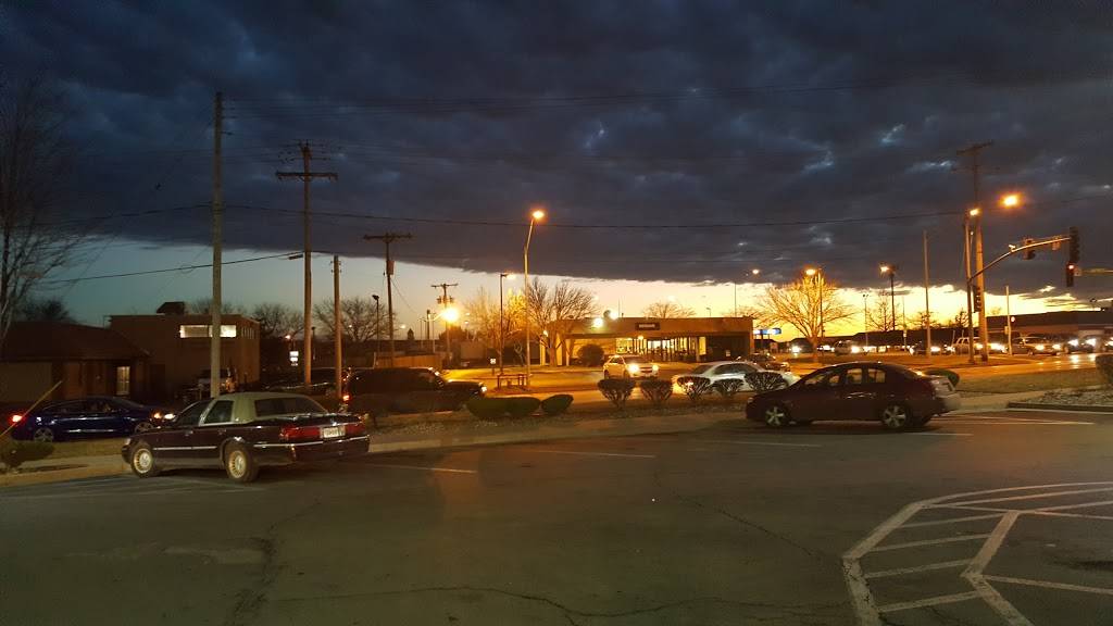 McDonalds | cafe | 7700 E 87th St, Kansas City, MO 64138, USA | 8163533900 OR +1 816-353-3900