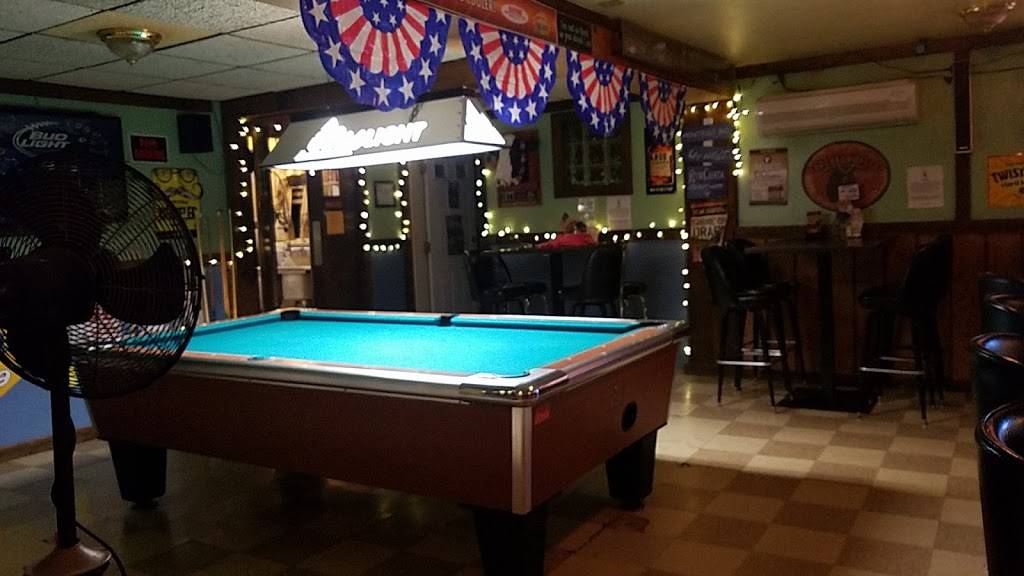 Hunters Roadhouse Bar and Grill | restaurant | 3708 Milligantown Rd, New Kensington, PA 15068, USA | 7243399915 OR +1 724-339-9915