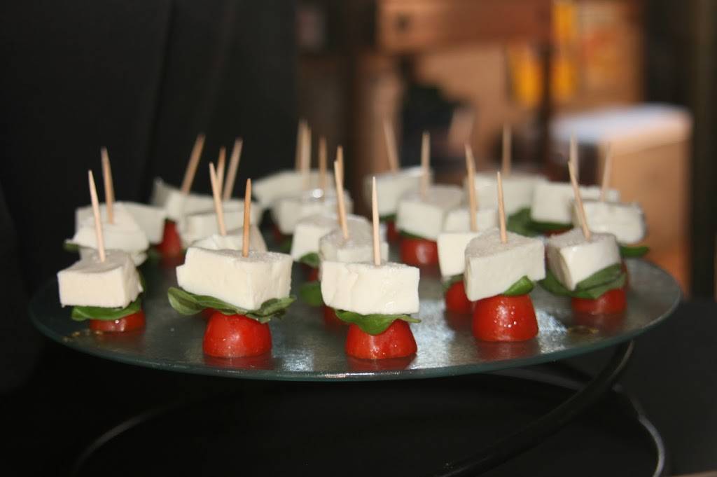 Peppinos Restaurant & Catering | meal delivery | 1849 Grant Blvd, Syracuse, NY 13208, USA | 3154743663 OR +1 315-474-3663