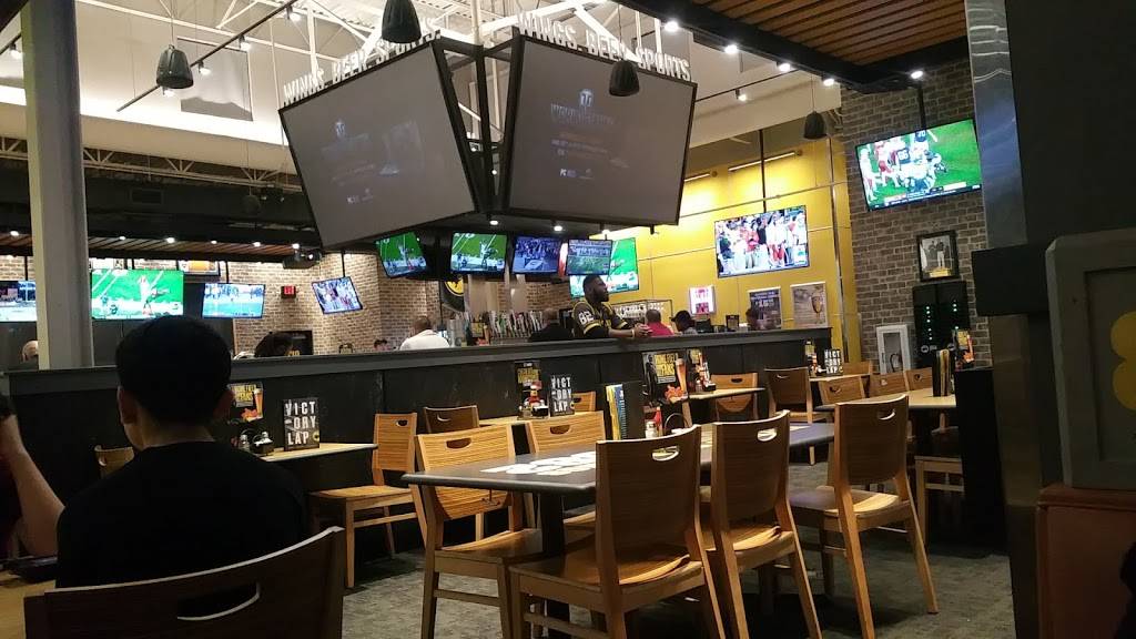 Buffalo Wild Wings | restaurant | 15800 North Fwy, Houston, TX 77090, USA | 2814430760 OR +1 281-443-0760