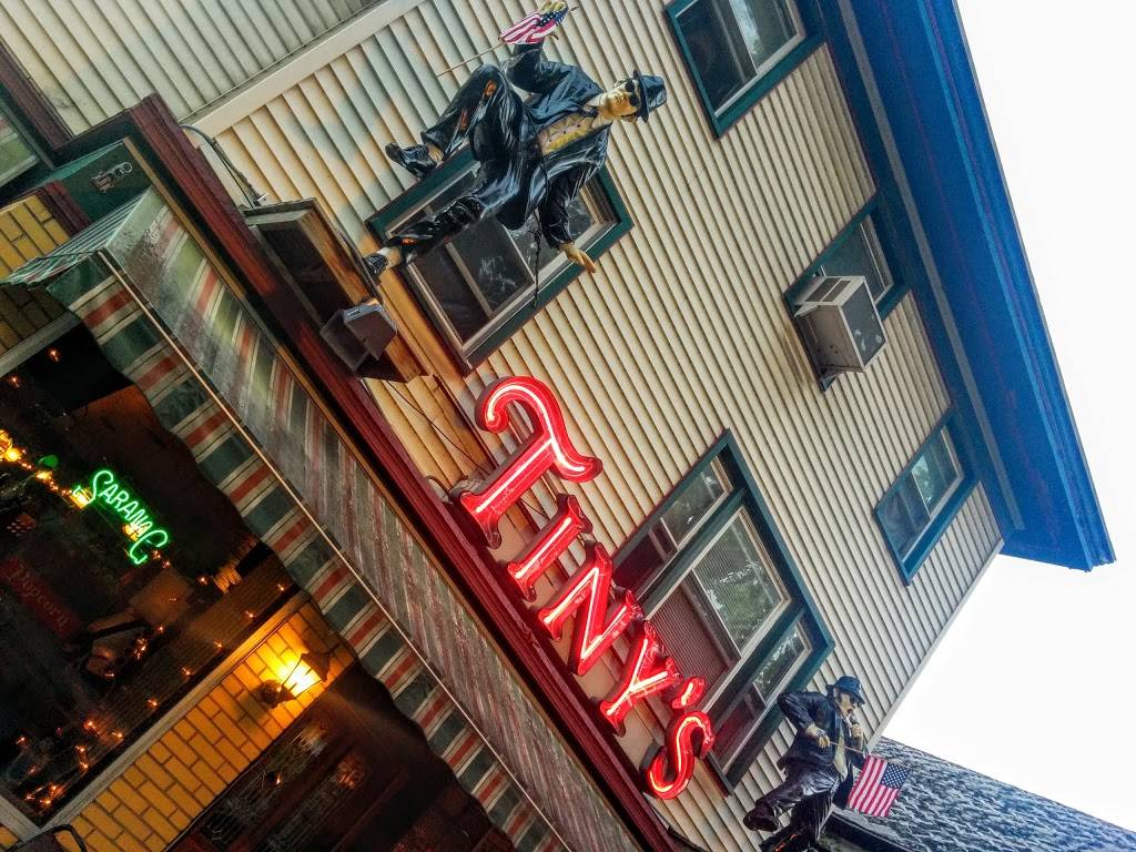 Tinys Grill | restaurant | 1014 State St, Utica, NY 13502, USA | 3157329497 OR +1 315-732-9497