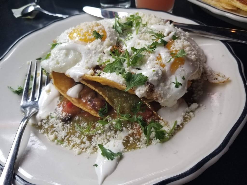 Rosebud American Kitchen & Bar | restaurant | 381 Summer St, Somerville, MA 02144, USA | 6176299500 OR +1 617-629-9500