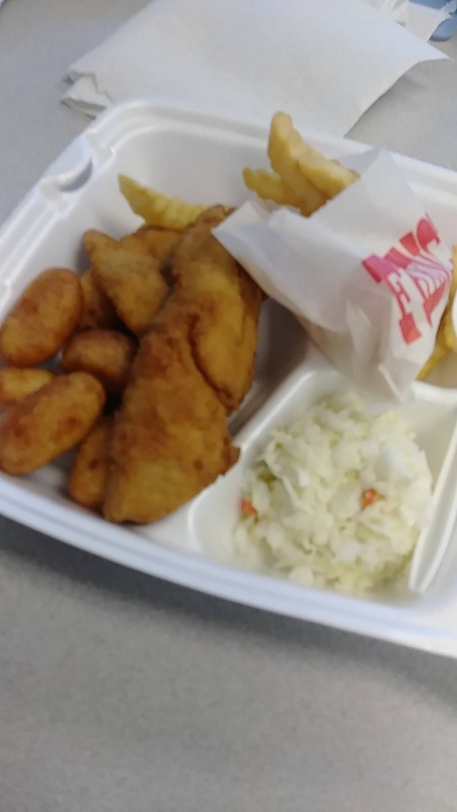 Country Fish Fry | restaurant | 3416 N Main St, Hope Mills, NC 28348, USA | 9104256101 OR +1 910-425-6101