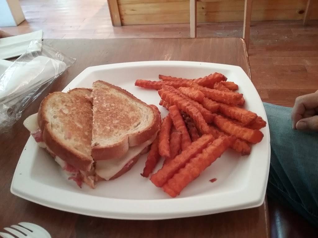 Giant Stairs Seafood Grille | restaurant | 2118 Harpswell Islands Rd, Bailey Island, ME 04003, USA | 2078335000 OR +1 207-833-5000