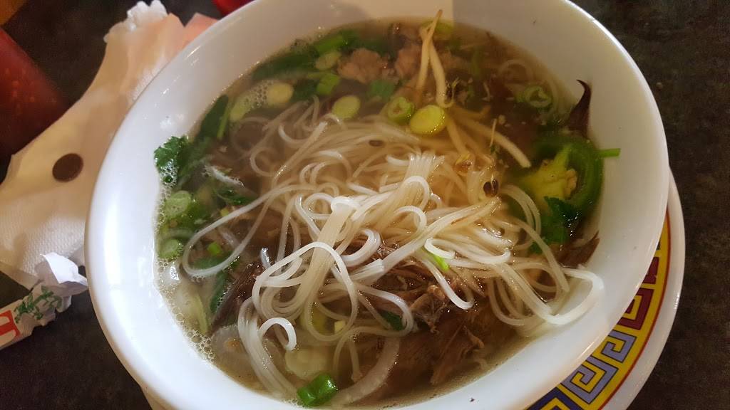 Maison de Pho | restaurant | 26612 Towne Centre Dr, Foothill Ranch, CA 92610, USA | 9495864841 OR +1 949-586-4841