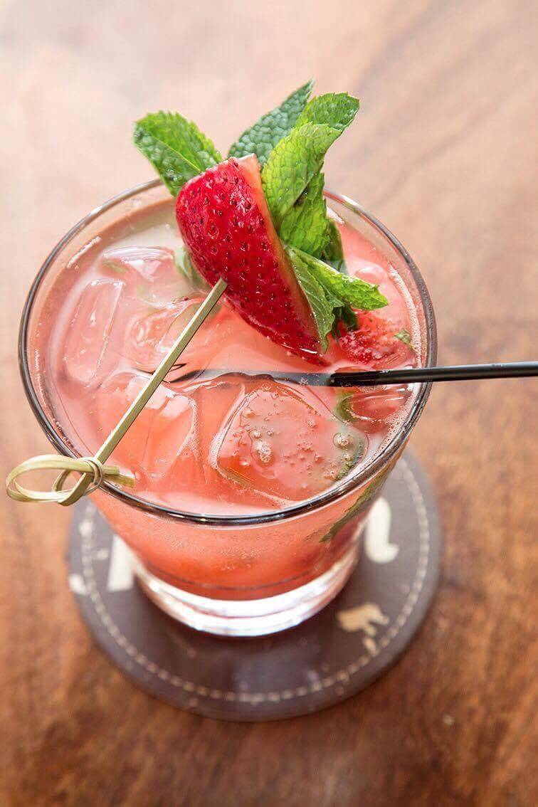 Hutch American Cafe | restaurant | 416 W Ontario St, Chicago, IL 60654, USA | 3123004195 OR +1 312-300-4195