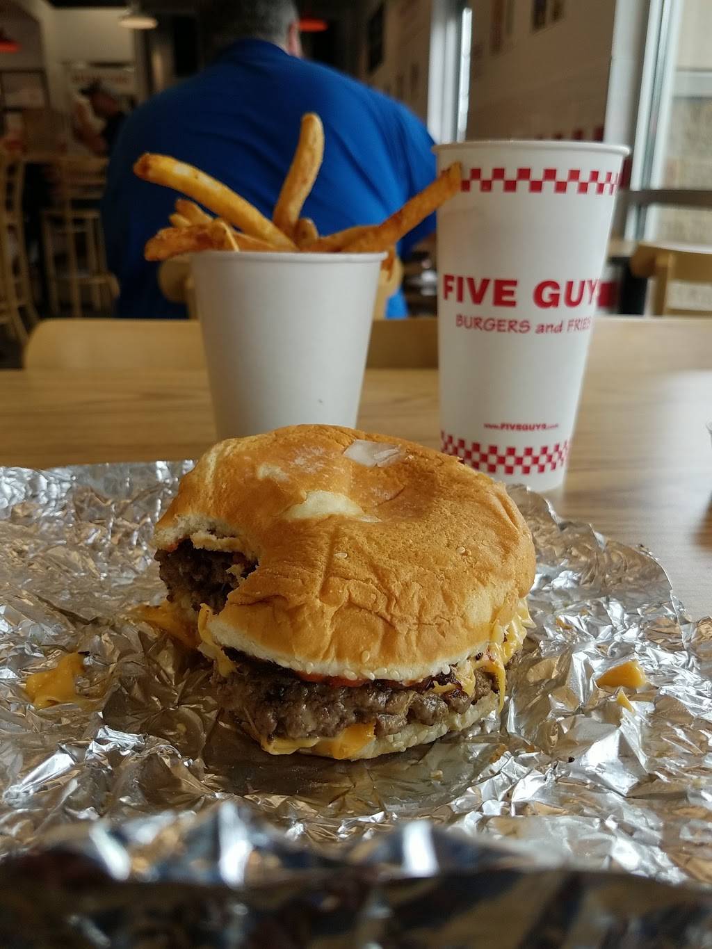 Five Guys | meal takeaway | 5399 S US Hwy 41, Terre Haute, IN 47802, USA | 8122994897 OR +1 812-299-4897