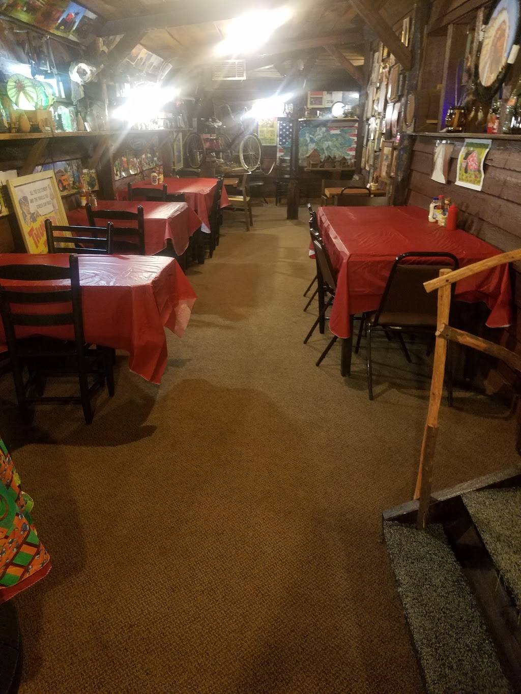 Roys Country Corral | restaurant | 553 Wire Grass Rd, Lumberton, NC 28358, USA | 9106743326 OR +1 910-674-3326