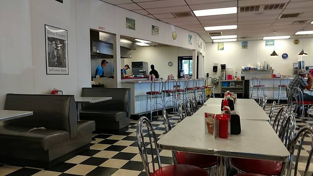 Hwy 55 Burgers Shakes & Fries | restaurant | 7435 Clinton Rd, Stedman, NC 28391, USA | 9109201089 OR +1 910-920-1089