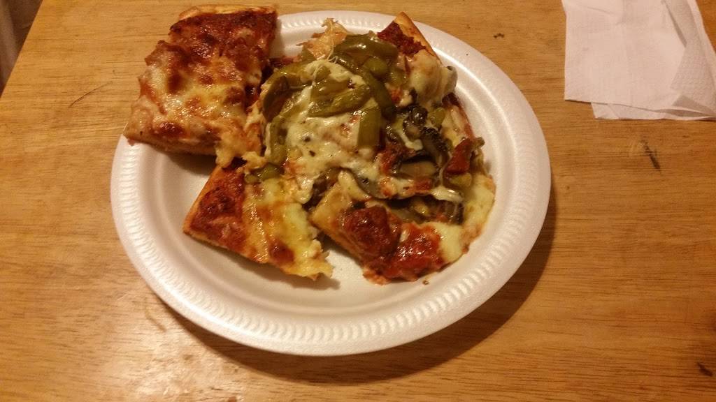 Chucks Pizza | restaurant | 10123 S Western Ave, Chicago, IL 60643, USA | 7732334282 OR +1 773-233-4282