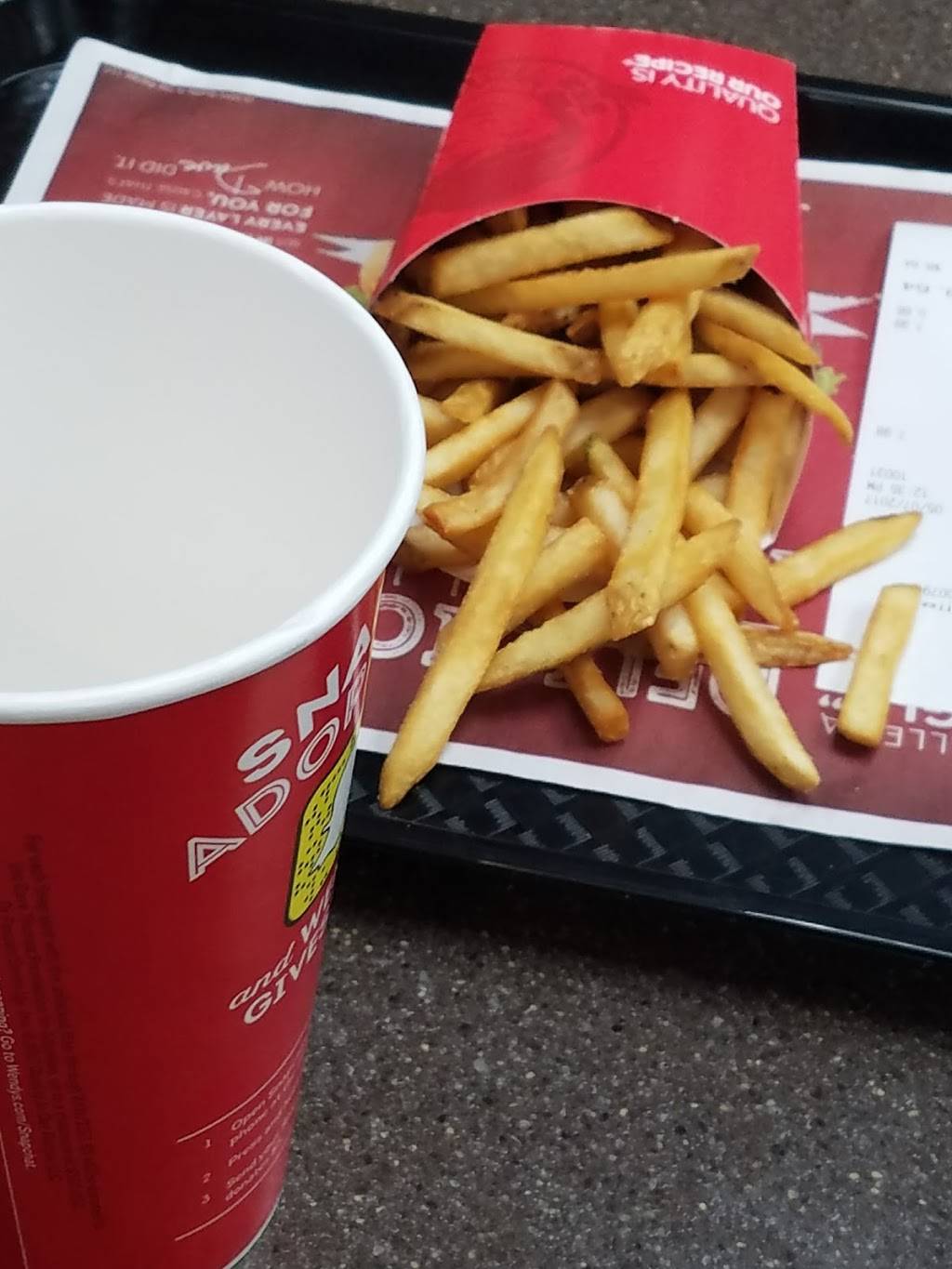 Wendys | restaurant | 510 S Beckley Ave, Dallas, TX 75203, USA | 2146664893 OR +1 214-666-4893