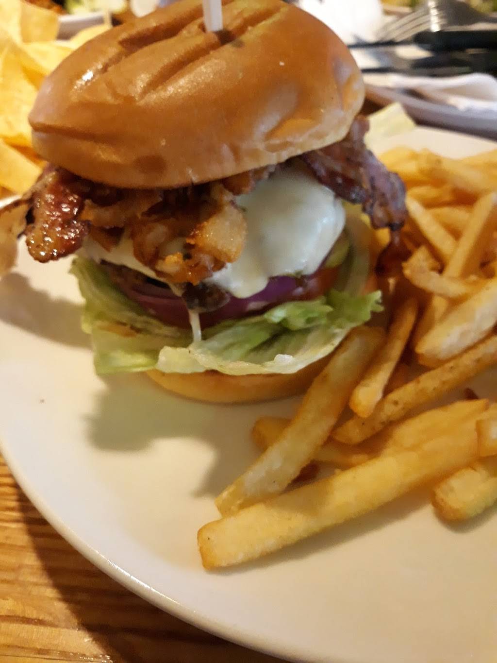 Applebees Grill + Bar | restaurant | 504 Lakeland Plaza, Cumming, GA 30040, USA | 7708871922 OR +1 770-887-1922