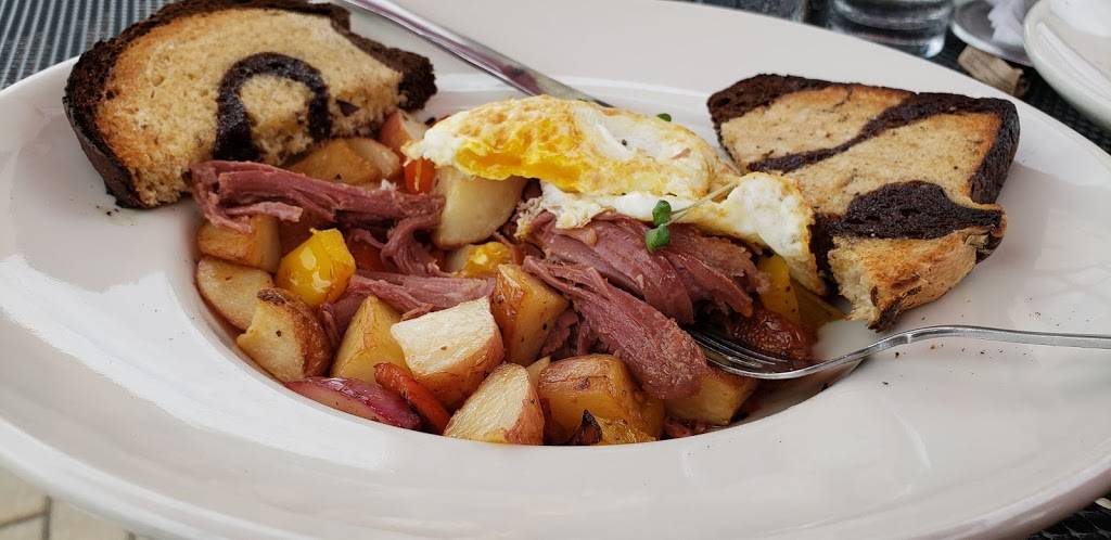 Blue Bear | restaurant | 2920 Taylor Ave, Racine, WI 53405, USA | 2625833131 OR +1 262-583-3131