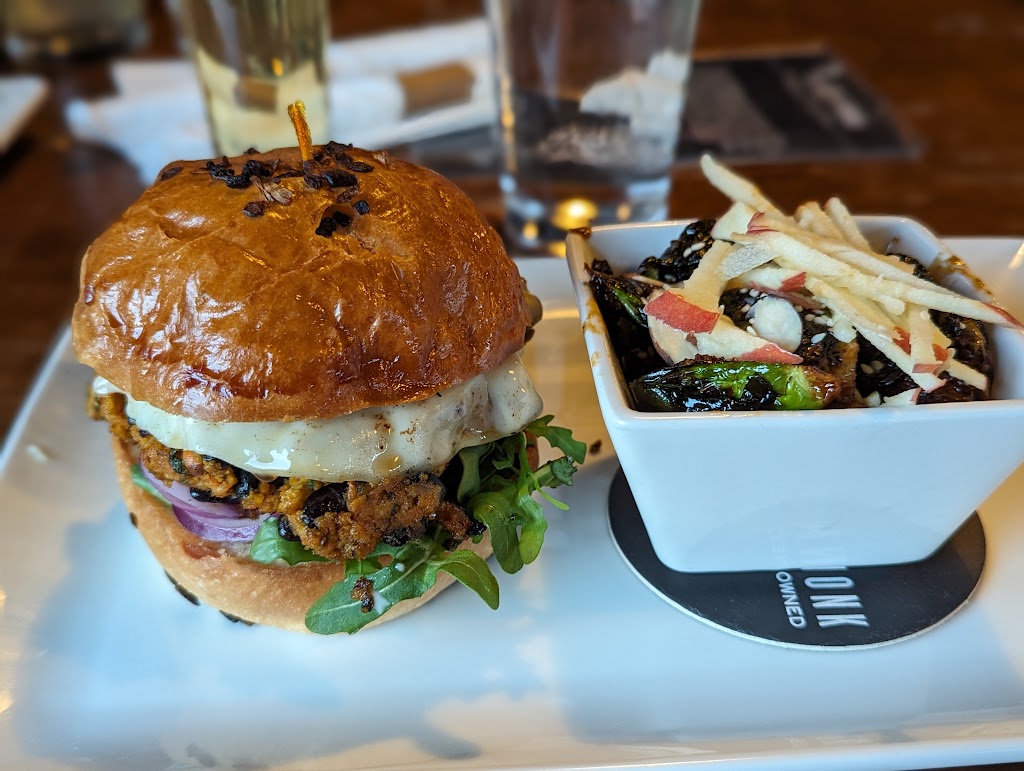 The Hoppy Monk | restaurant | 4141 N Mesa St, El Paso, TX 79902, USA | 9153073263 OR +1 915-307-3263