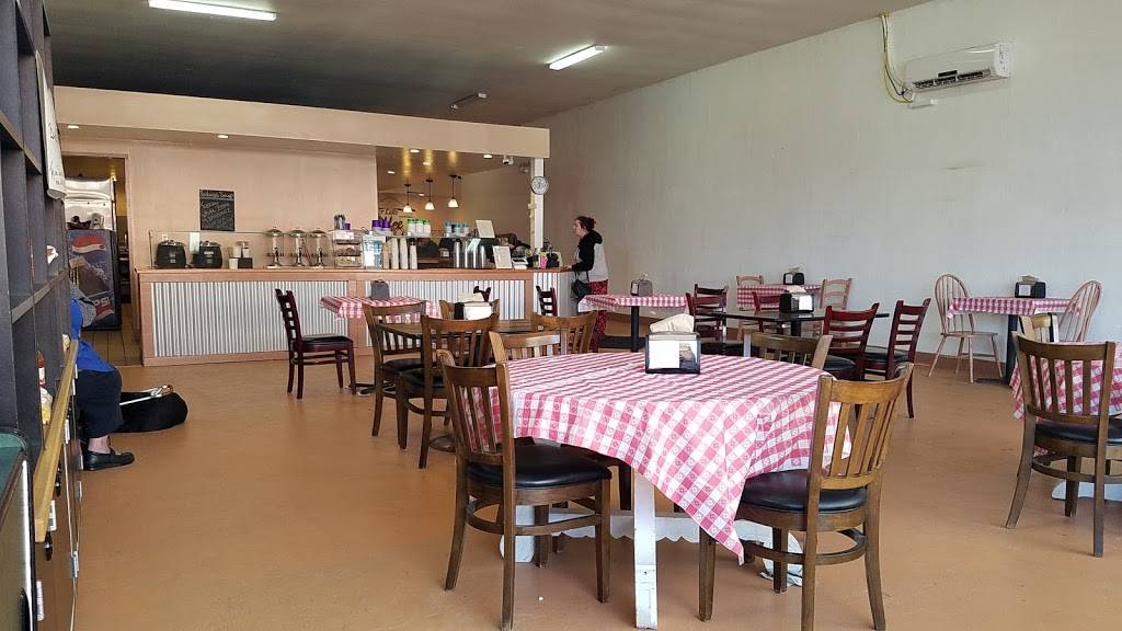 PASQUINELLIS | restaurant | 16205 Main St, Lower Lake, CA 95457, USA | 7079952338 OR +1 707-995-2338