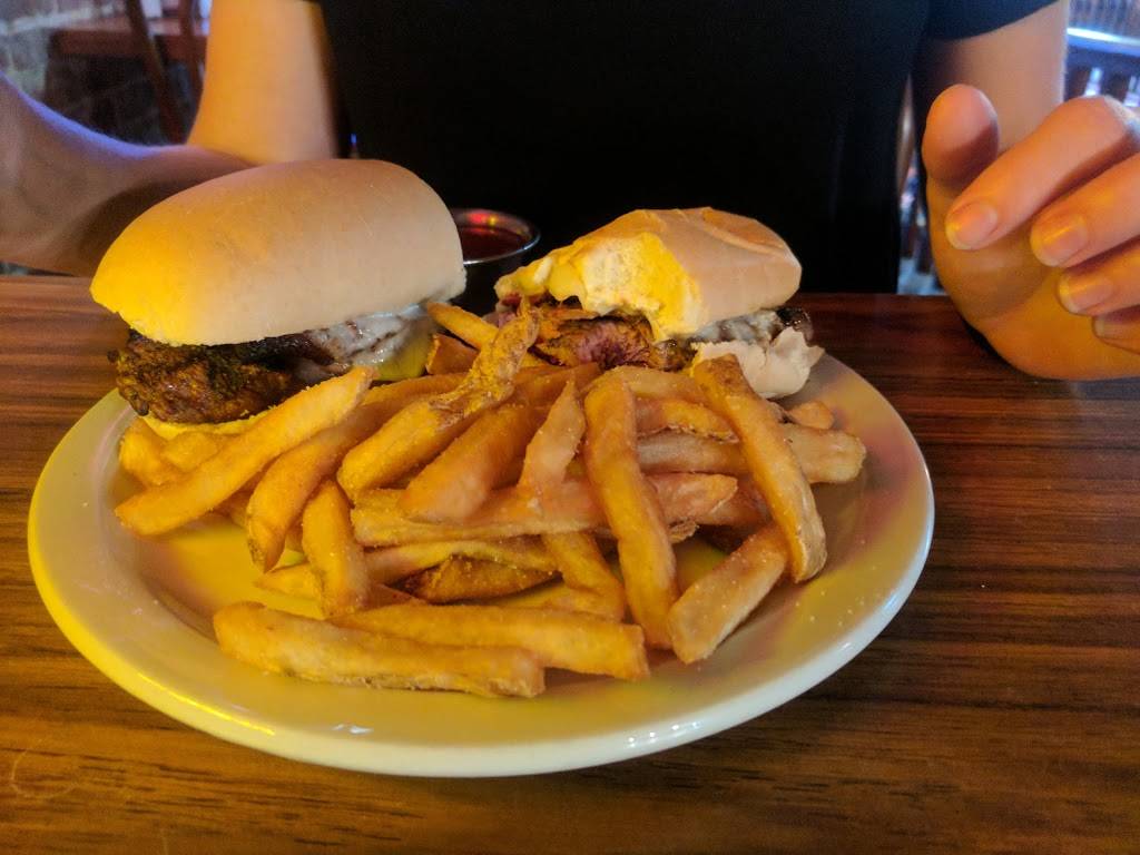 Gavins Downtown | restaurant | 117 N Main St, Harrisburg, AR 72432, USA | 8705780385 OR +1 870-578-0385