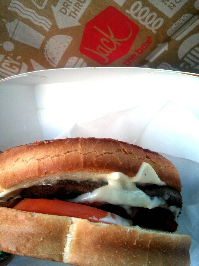 Jack in the Box | restaurant | 13622 Foothill Blvd, Sylmar, CA 91342, USA | 8183655477 OR +1 818-365-5477