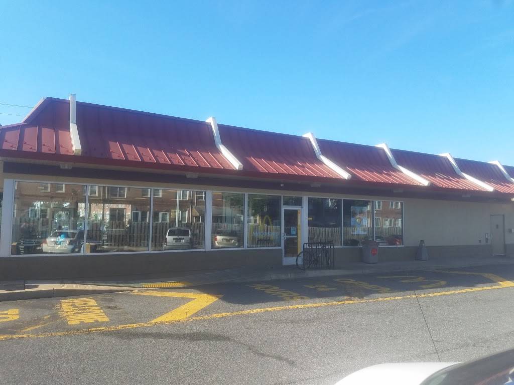 McDonalds | cafe | 101 New Rd, Wilmington, DE 19805, USA | 3026562010 OR +1 302-656-2010