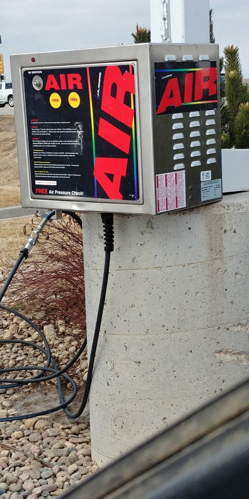 Kum & Go | meal takeaway | 127 Laura Way, Dacono, CO 80514, USA | 3038333935 OR +1 303-833-3935