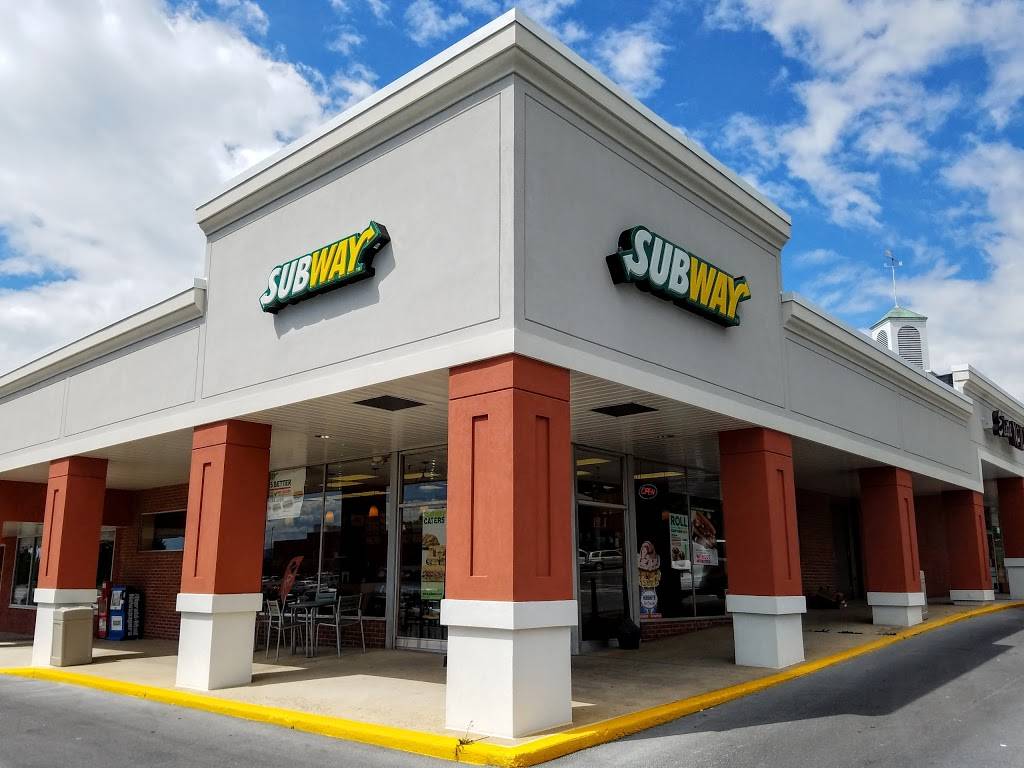 Subway | restaurant | 608 E Main St, Waynesboro, PA 17268, USA | 7177622292 OR +1 717-762-2292