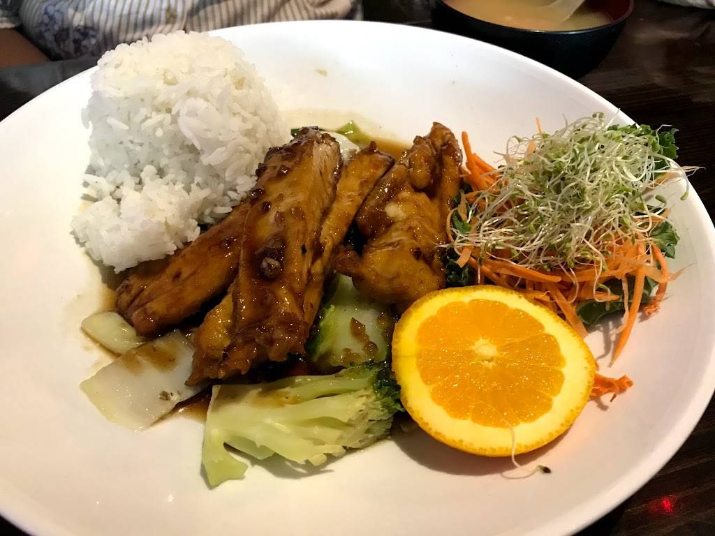 Moon Thai & Japanese | restaurant | 20505 S Dixie Hwy, Cutler Bay, FL 33189, USA | 7862935599 OR +1 786-293-5599