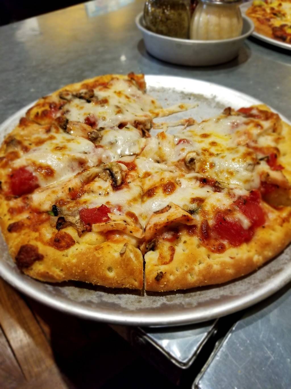 Zacharys Chicago Pizza | restaurant | 140 Crescent Dr, Pleasant Hill, CA 94523, USA | 9256027000 OR +1 925-602-7000