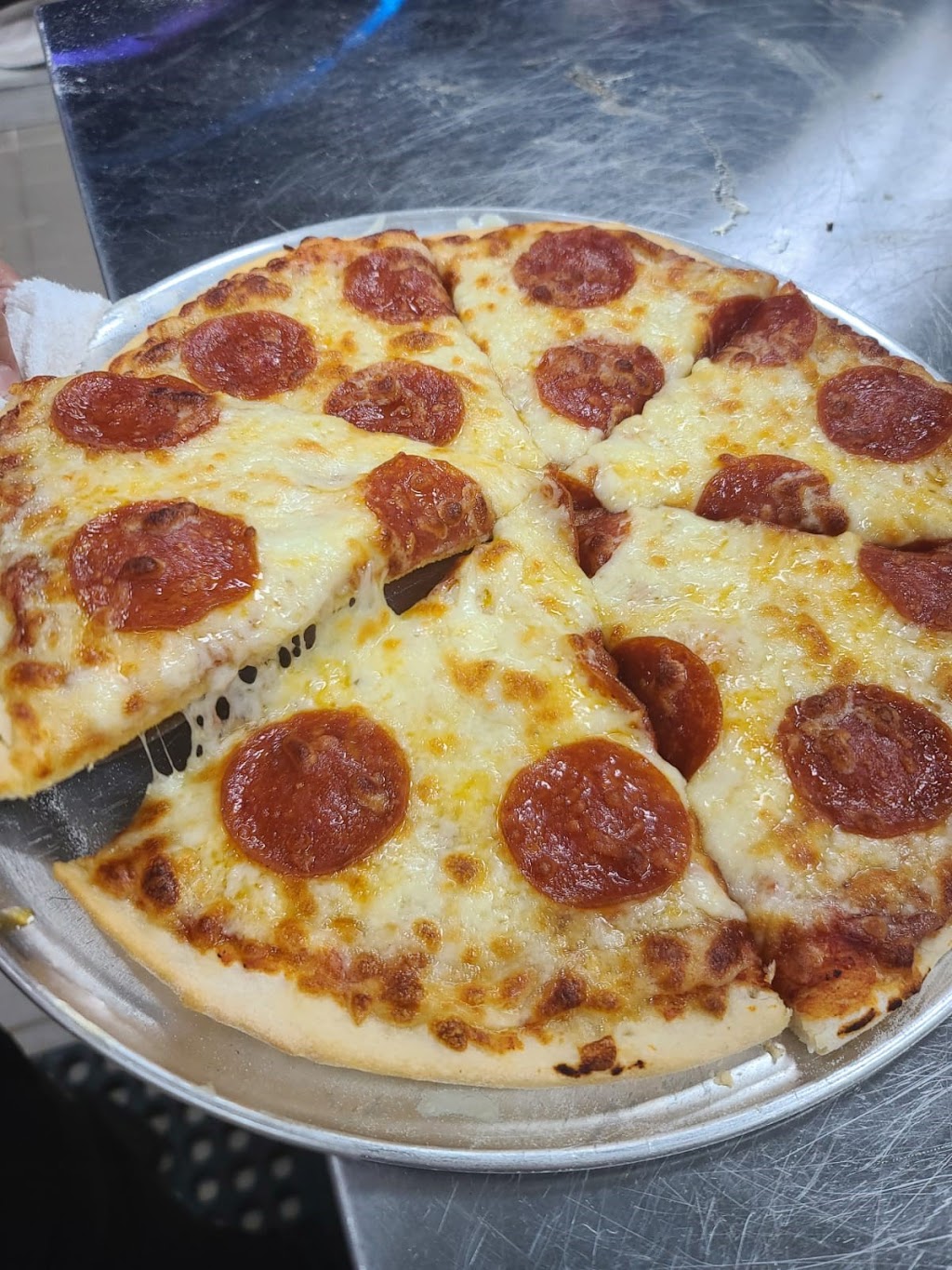 Pixza Pizza | restaurant | 6634 Harrisburg Blvd, Houston, TX 77011, USA | 7134850393 OR +1 713-485-0393