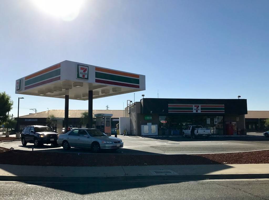 7-Eleven | bakery | 518 S Lovers Ln, Visalia, CA 93292, USA | 5596272090 OR +1 559-627-2090