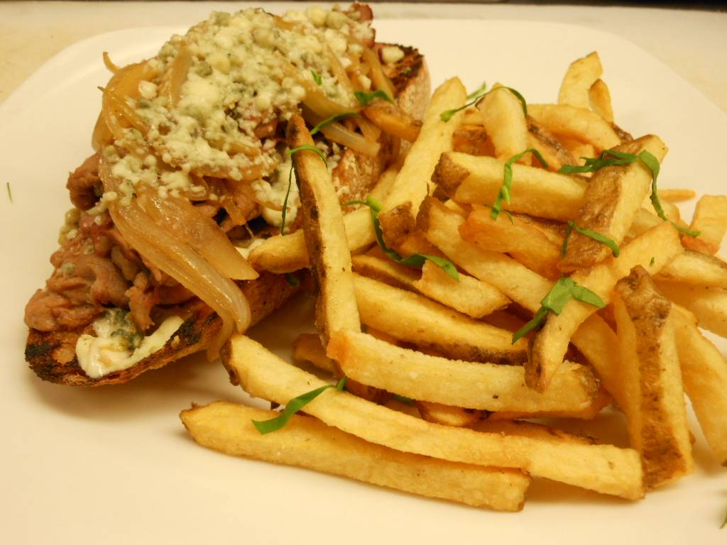 Pearl On the River | restaurant | 1379 Garden Hwy, Sacramento, CA 95833, USA | 9165673275 OR +1 916-567-3275