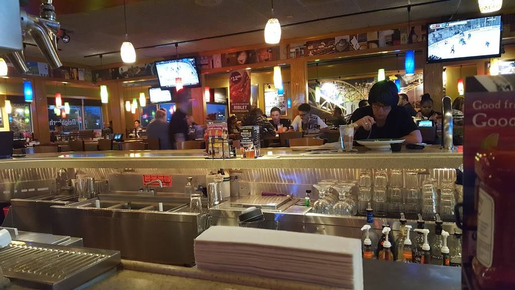 Applebees Grill + Bar | restaurant | 3440 William Penn Hwy, Pittsburgh, PA 15235, USA | 4128233363 OR +1 412-823-3363