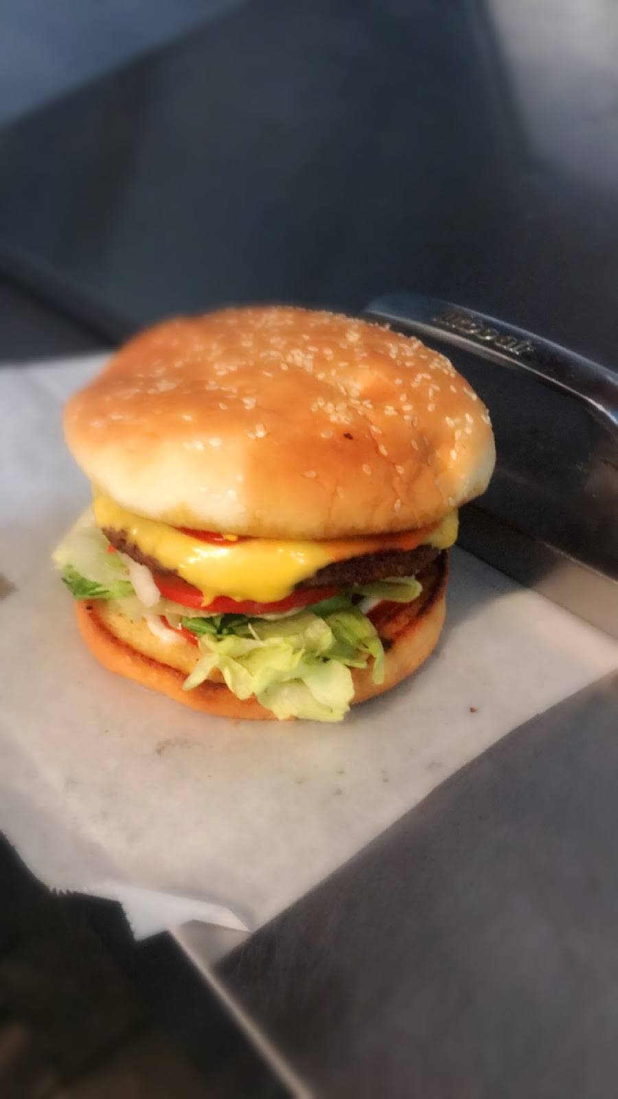 Wingets | restaurant | 12317 University Mall Ct, Tampa, FL 33612, USA | 8136311461 OR +1 813-631-1461