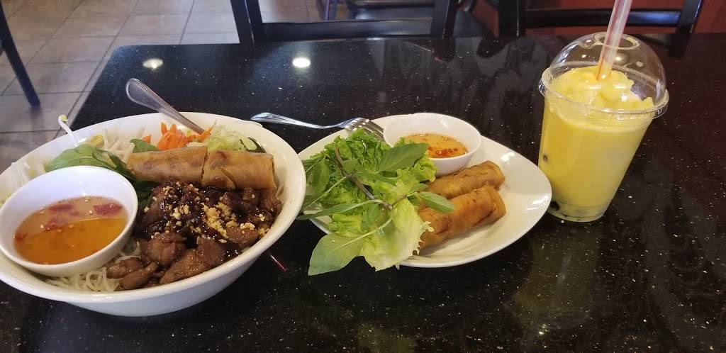 Fresh And Yummy | restaurant | 3112 W Florida Ave, Hemet, CA 92545, USA | 9519256981 OR +1 951-925-6981