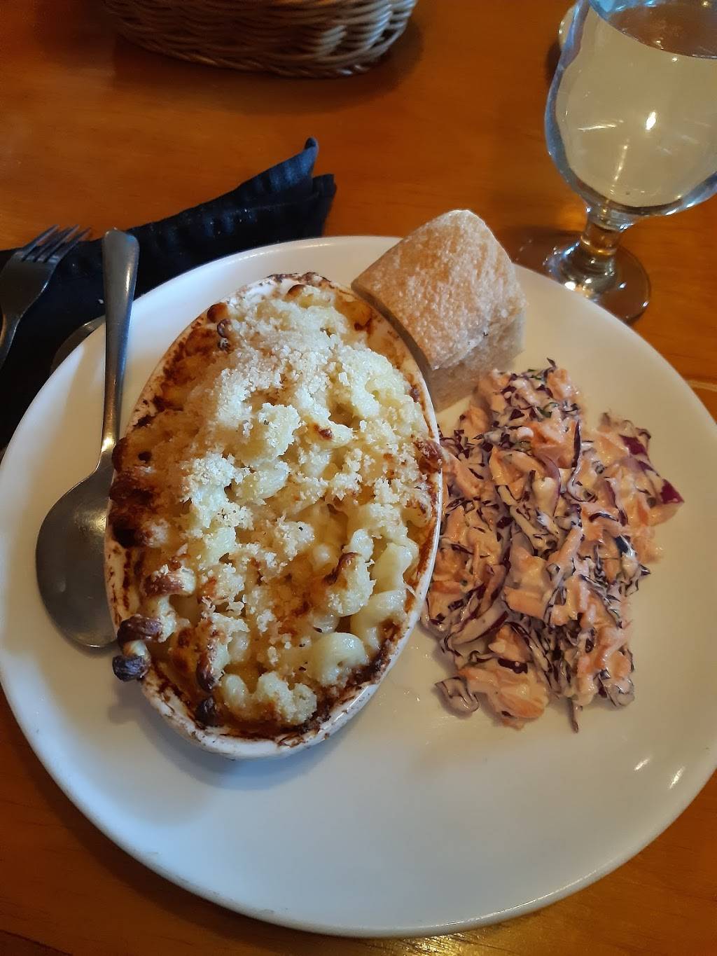 Mama Dimatteos | restaurant | 34 Kennebec Pl, Bar Harbor, ME 04609, USA | 2072883666 OR +1 207-288-3666