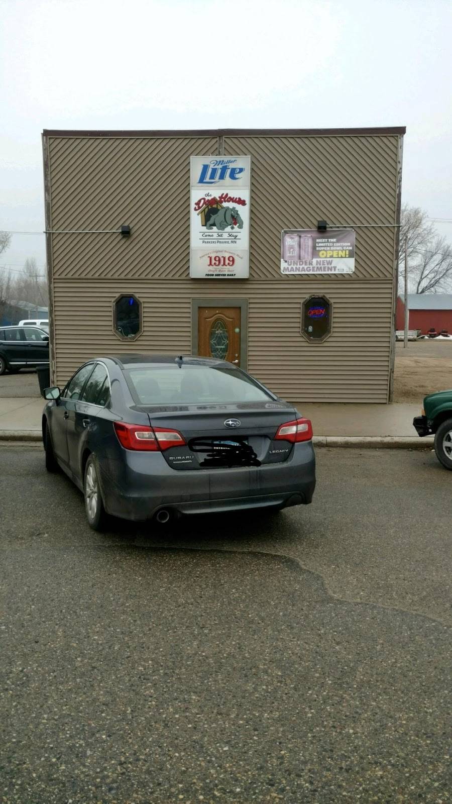 The Dog House | restaurant | 123 E Soo St, Parkers Prairie, MN 56361, USA | 2183382577 OR +1 218-338-2577