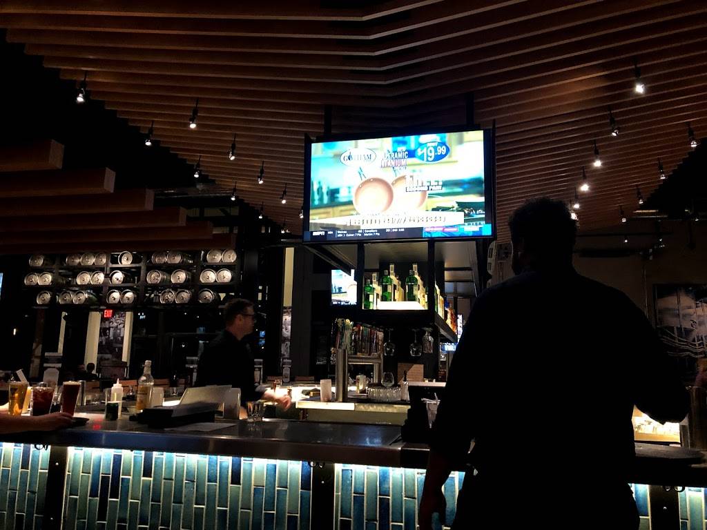 BJs Restaurant & Brewhouse | restaurant | 14245 W Colfax Ave, Lakewood, CO 80401, USA | 7209274260 OR +1 720-927-4260