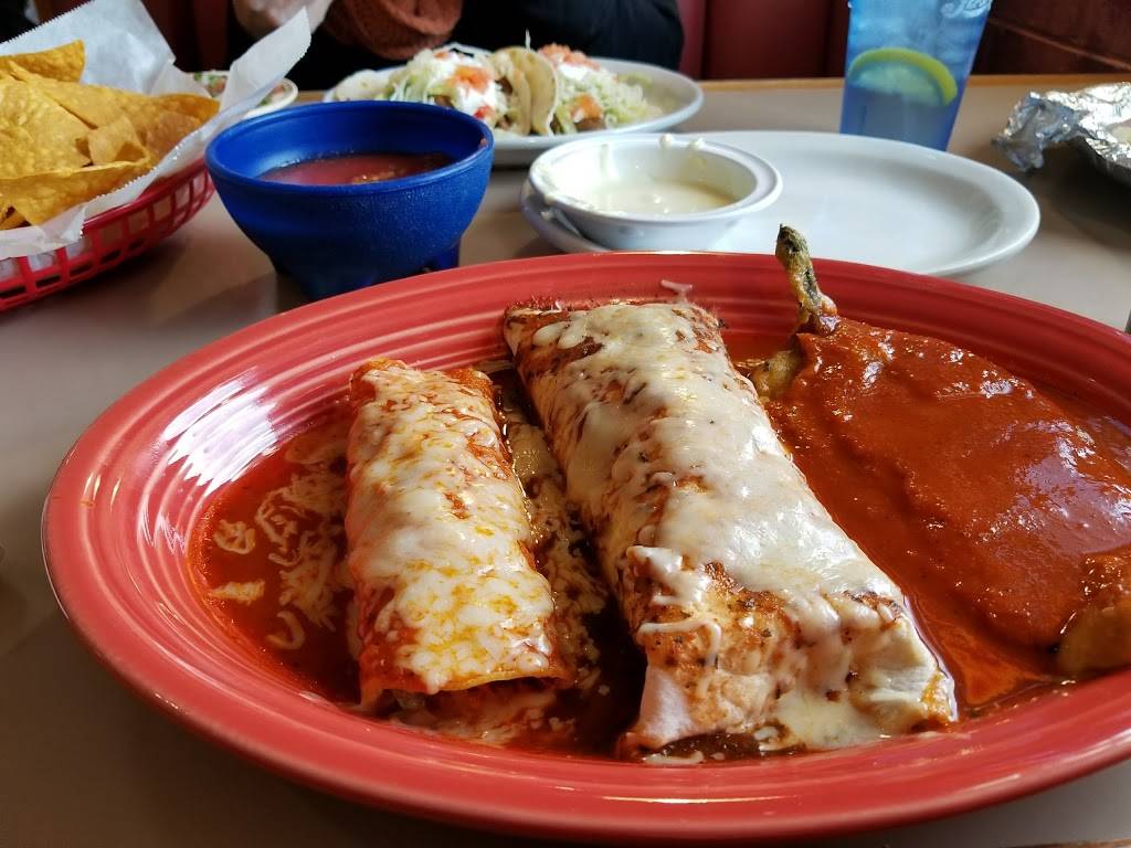 La Casa Jalisco | restaurant | 101 E Bridge St, Streator, IL 61364, USA | 8156735070 OR +1 815-673-5070